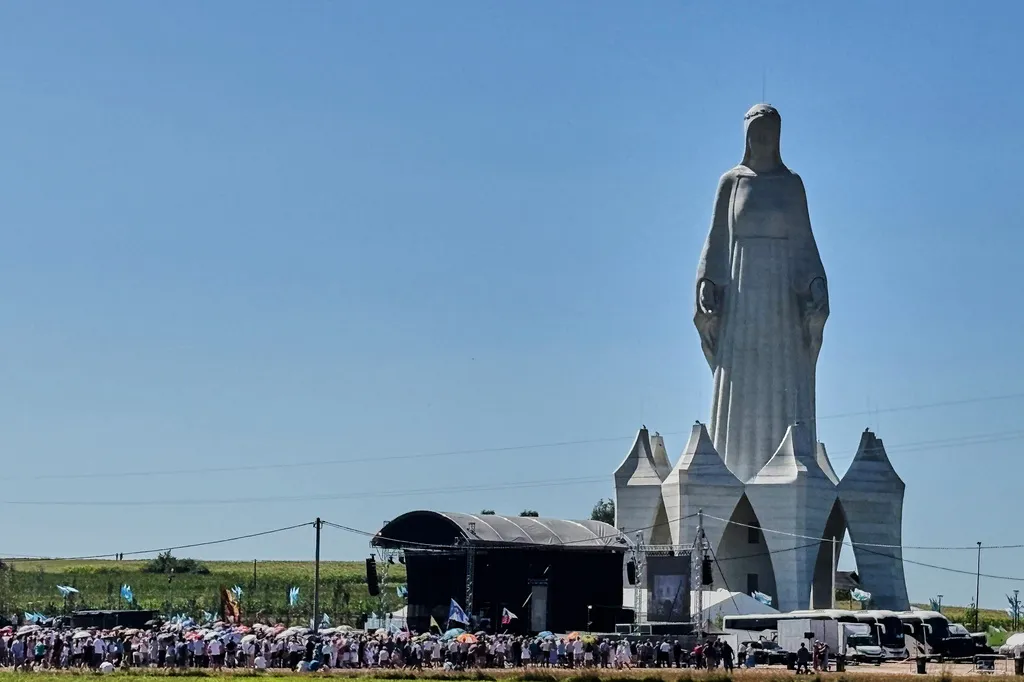 U ruralnoj Poljskoj otkriven najviši kip Djevice Marije u Evropi