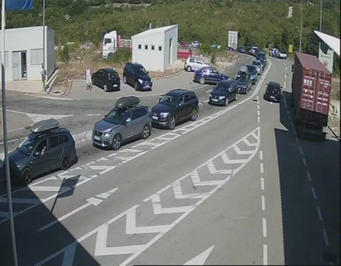 Na GP Deleuša, Hum i Zupci duge kolone u oba smjera