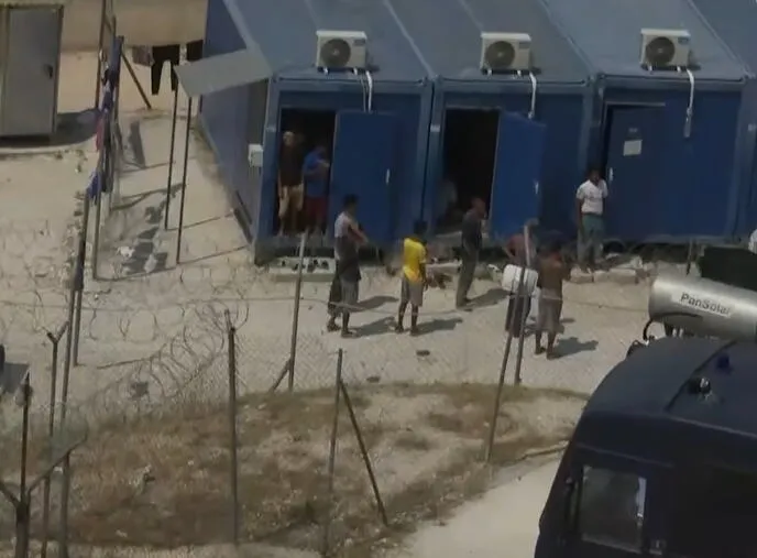 Grčka: Sukob migranata i policije u prihvatnom centru