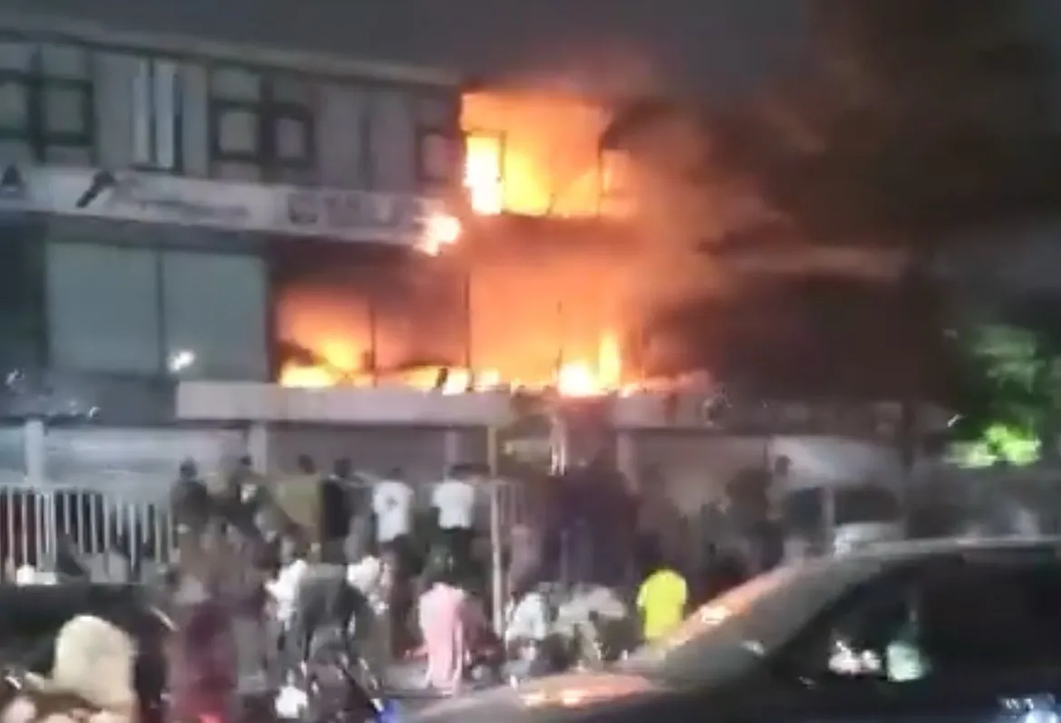 Najmanje 22 osobe poginule u požaru na svadbi u Kinšasi