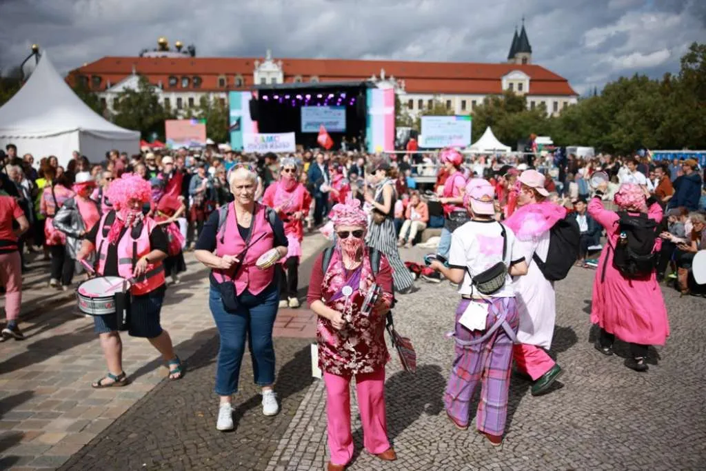 Alternativa za Njemačku (AfD) pred historijskim rezultatom: Hiljade ljudi protestuju uoči izbora u Njemačkoj 