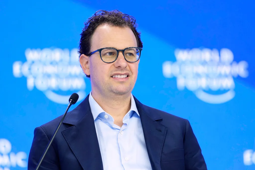 Prvi čovjek Anthropica: Vještačka inteligencija bi mogla da preuzme cijeli internet za šest mjeseci