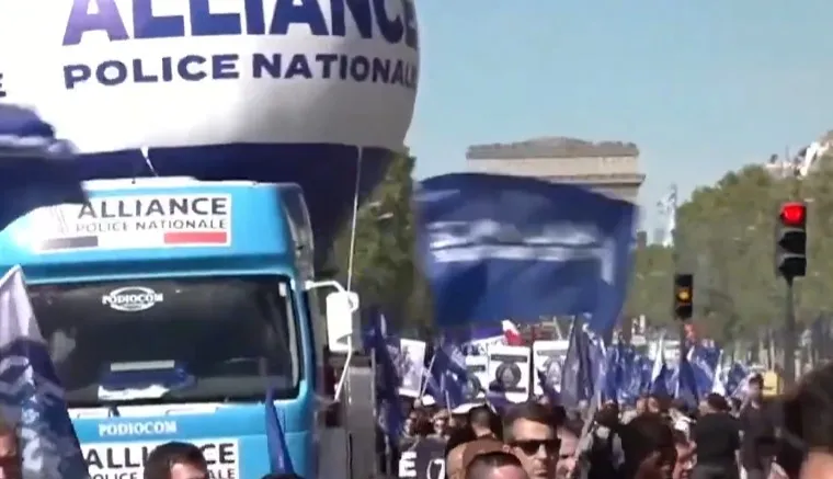 Masovni protest policajaca u Parizu: Traže veće plate i bolje uslove rada