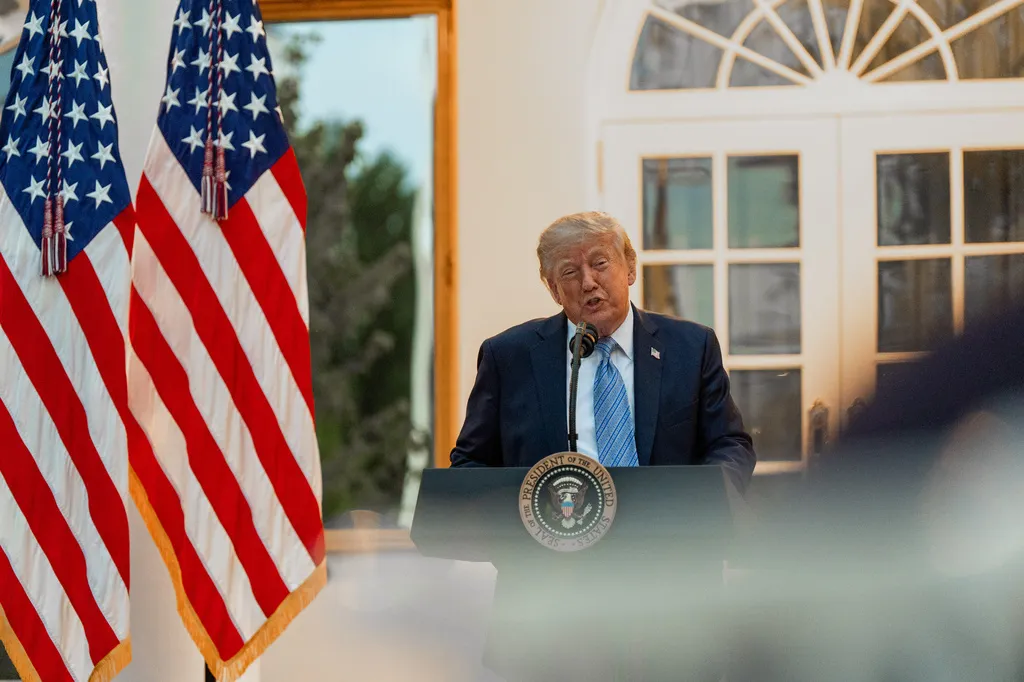 Trump: Uskoro ću odlučiti da li da uništim režim u Iranu ili ne
