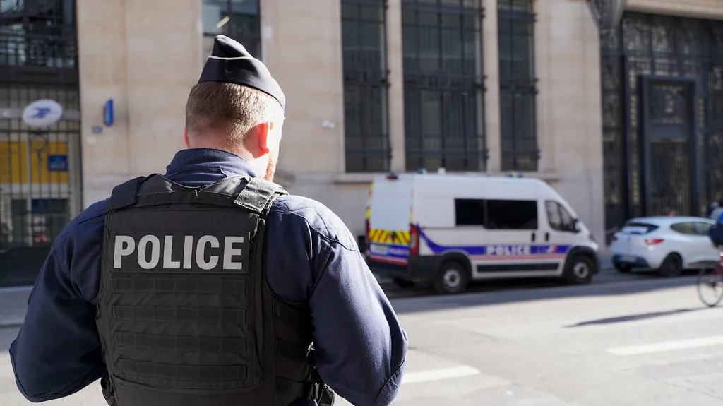 Đaci blokirali deset srednjih škola u Parizu, policija hitno intervenisala