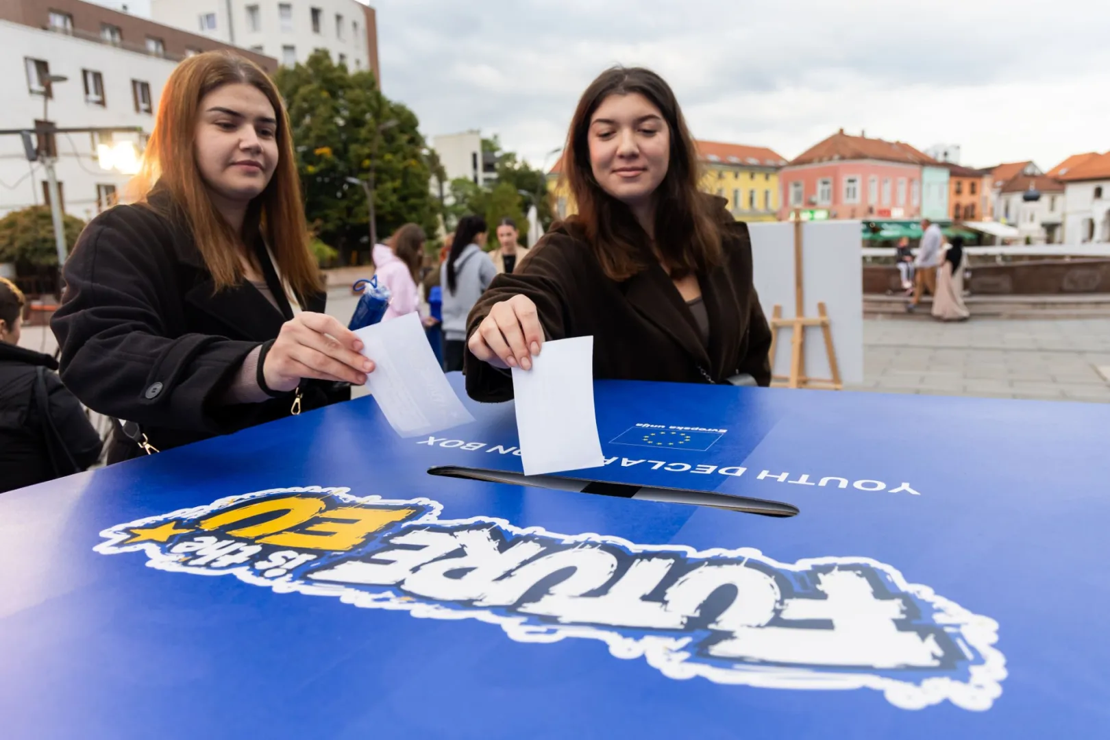 „Future is the EU“: Mladi u Tuzli razgovarali o budućnosti Bosne i Hercegovine