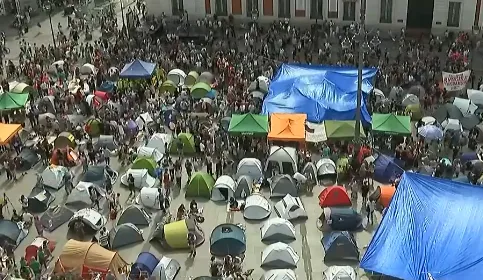Hiljade ljudi protestuju u Madridu zbog stambene krize, podignuto 150 šatora