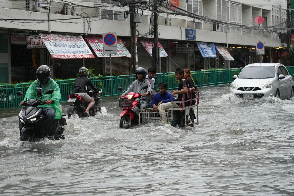 Bangkok nakon obilnih kiša: Voda se povlači, stanovnici i dalje zarobljeni