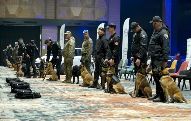 A special police task force (SEK) after the fatal knife attack Friday at the festival in Solingen, August 2024